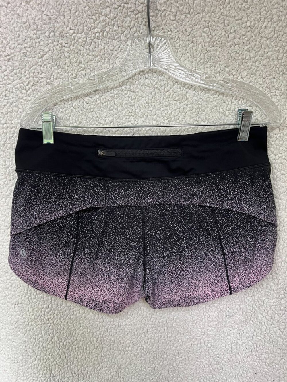 Lululemon Hotty Hot Low-Rise Lined Short 2.5", color black-todusty-pink